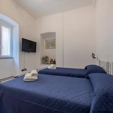 188b - Casa Di Nina Con Terrazza - 2min Dal Mare דירה